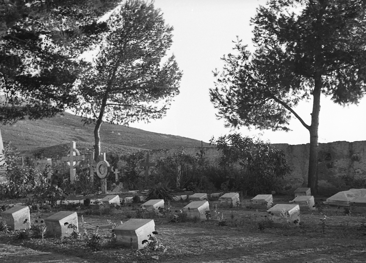 souda_semetery_maxi (18)