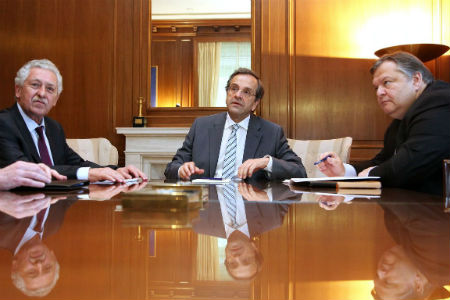 αποφασίζουν-για-εργασιακά-και-απολύσ-832