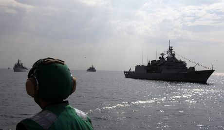 και-οι-ένστολοι-στα-χαρακώματα-9326