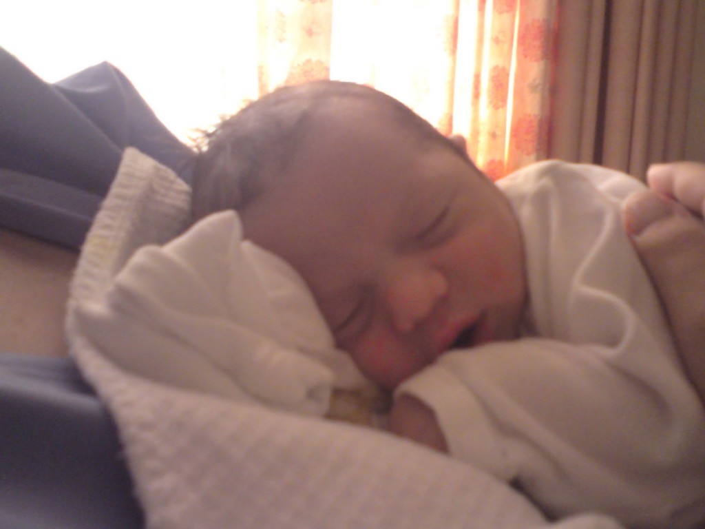 ηρακλειώτισσα-γέννησε-στο-σπίτι-της-κ-37015