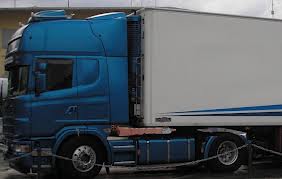 νταλικέρης-πέταξε-στο-δρόμο-3-αφγανούς-71427