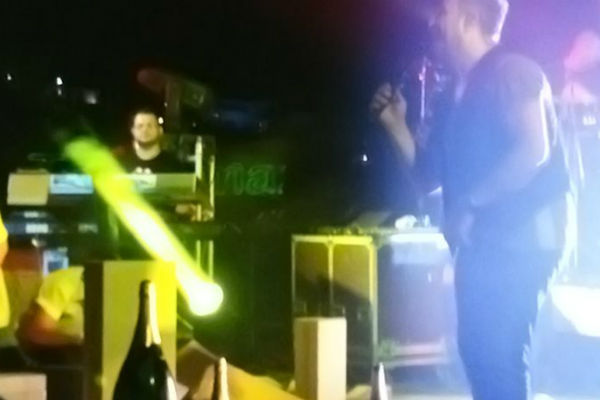 μύκονος-πάρτι-ρέμου-με-κράξιμο-σε-μέρκ-81146