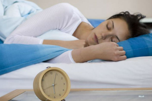 προσοχή-μην-κοιμάστε-με-το-φως-αναμμέν-104246