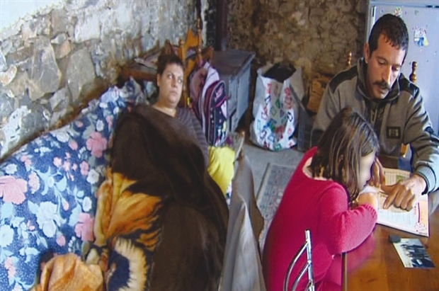 κρήτη-έγκυος-μένει-με-την-οικογένειά-τ-120406