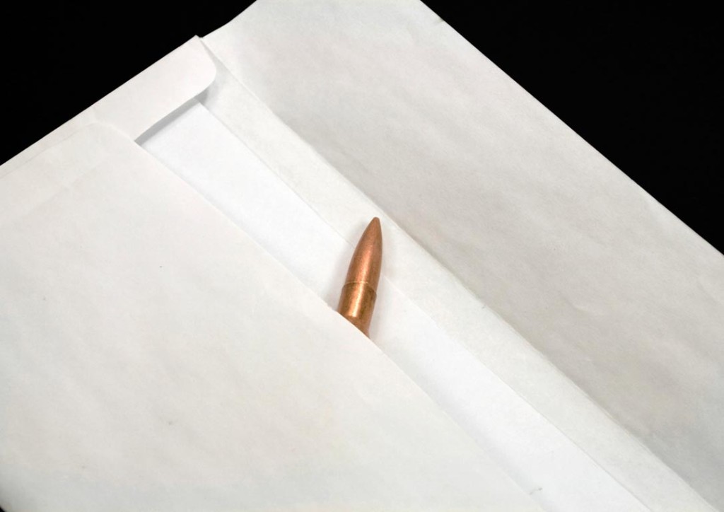 φάκελοι-με-σφαίρες-σε-προβόπουλο-και-π-120370