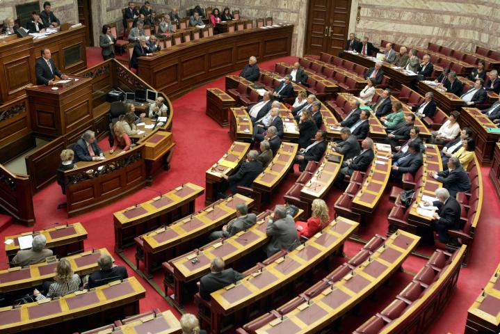 επιτέλους-στη-βουλή-το-αντιρατσιστι-156542