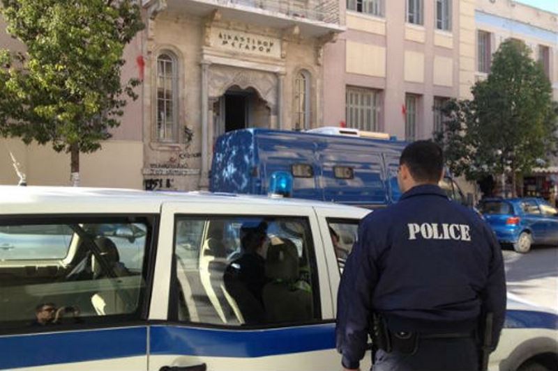 κρήτη-παραλίγο-να-λιντσάρουν-τους-δολ-292874