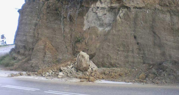 κρήτη-κίνδυνος-από-τεράστιο-βράχο-που-300869