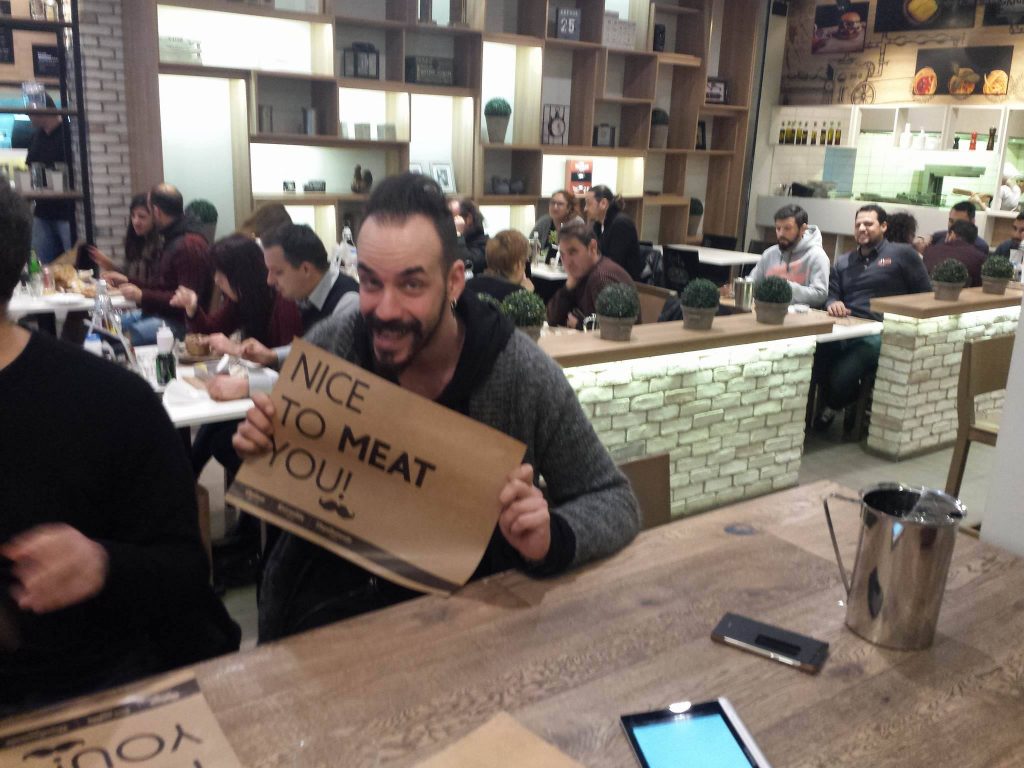 χανιά-ο-πάνος-μουζουράκης-για-σουβλάκ-323800