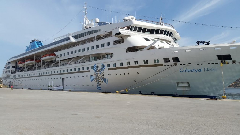 δύο-κρουαζιερόπλοια-από-το-πρωί-στα-χα-367981