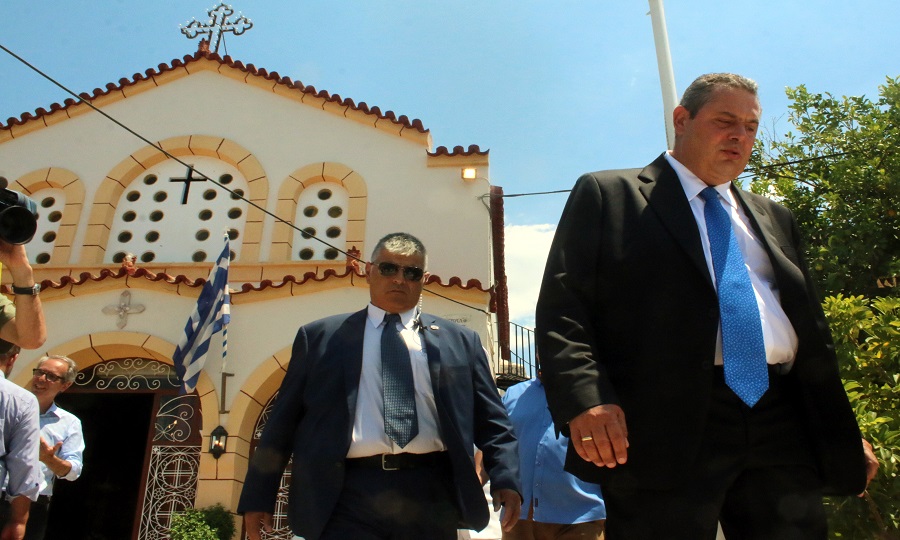 βαφτίστηκε-ο-γιος-του-ήρωα-πιλότου-κων-401157