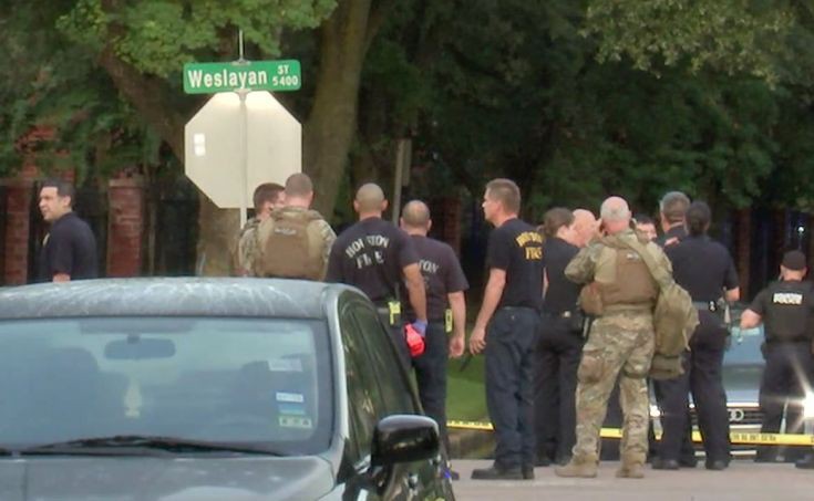 πυροβολισμοί-σε-εμπορικό-κέντρο-στο-χ-431985