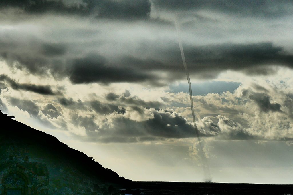 χανιά-μοναδικό-θέαμα-με-υδροστρόβιλο-464048