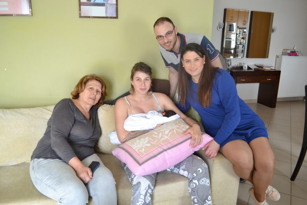 η-24χρονη-χανιώτισσα-που-γέννησε-δύο-παι-458846