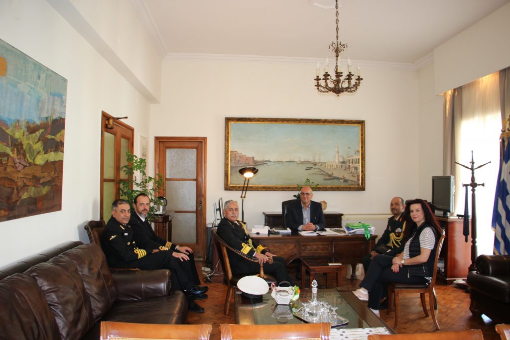 εθιμοτυπική-επίσκεψη-από-εκπροσώπου-524051