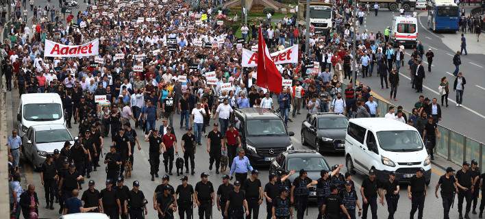 πορεία-διαμαρτυρίας-400-χλμ-κατά-του-ερν-548672