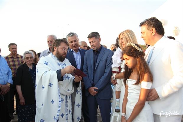 κρήτη-βάφτισε-το-γιο-του-ο-γιώργος-πιτ-569327