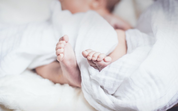 ετεροθαλή-αδέλφια-μεγάλωσαν-σε-διαφο-589141