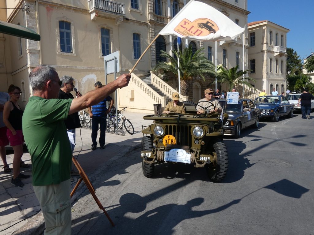 οχήματα-άλλης-εποχής-στους-δρόμους-τω-705864