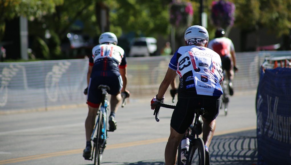 από-χρυσό-κι-ασήμι-δυο-χανιώτες-ποδη-705915