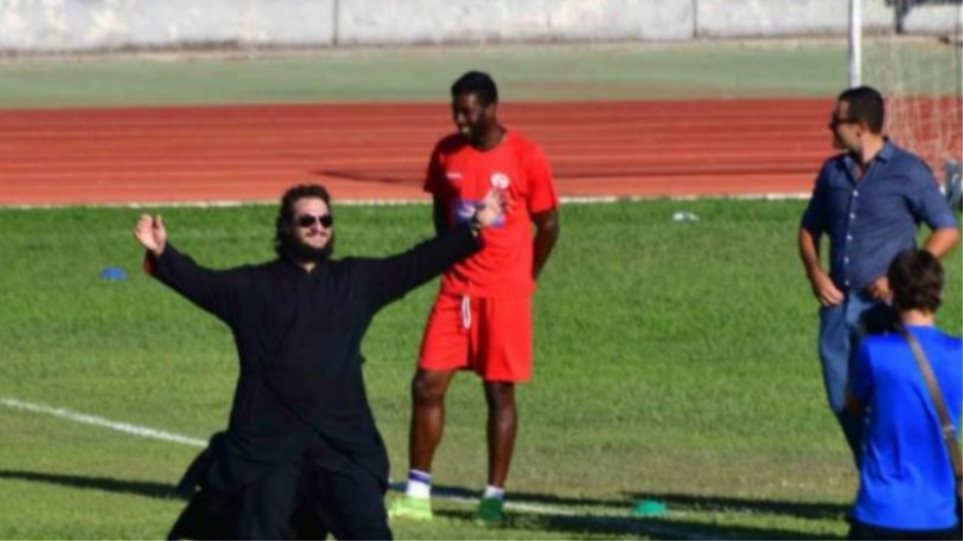 παπάς-τέλεσε-αγιασμό-εκτέλεσε-και-πέν-735711