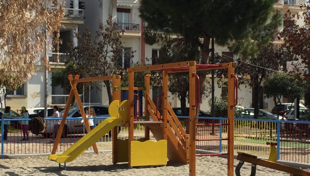 εγκατέλειψαν-το-παιδί-τους-στις-κούνι-738506