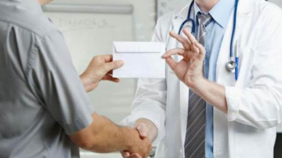 ο-κύριος-φακελάκης-794693