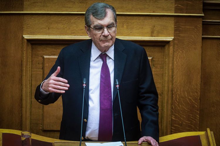 νοσηλεύεται-με-κορονοϊό-ο-δημήτρης-κρ-1018533