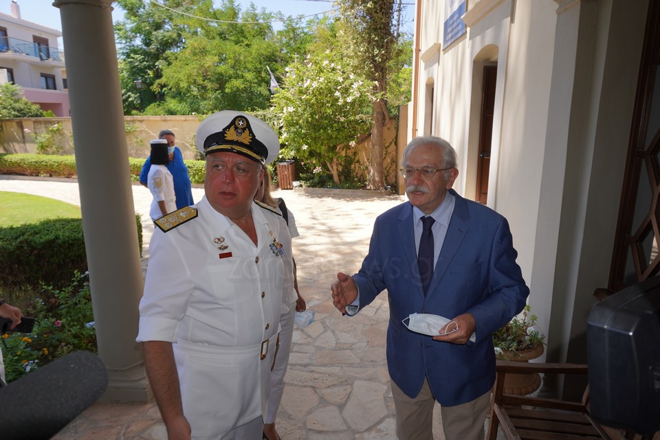 η-φράση-όλο-νόημα-του-αρχηγού-του-ναυτι-1084181