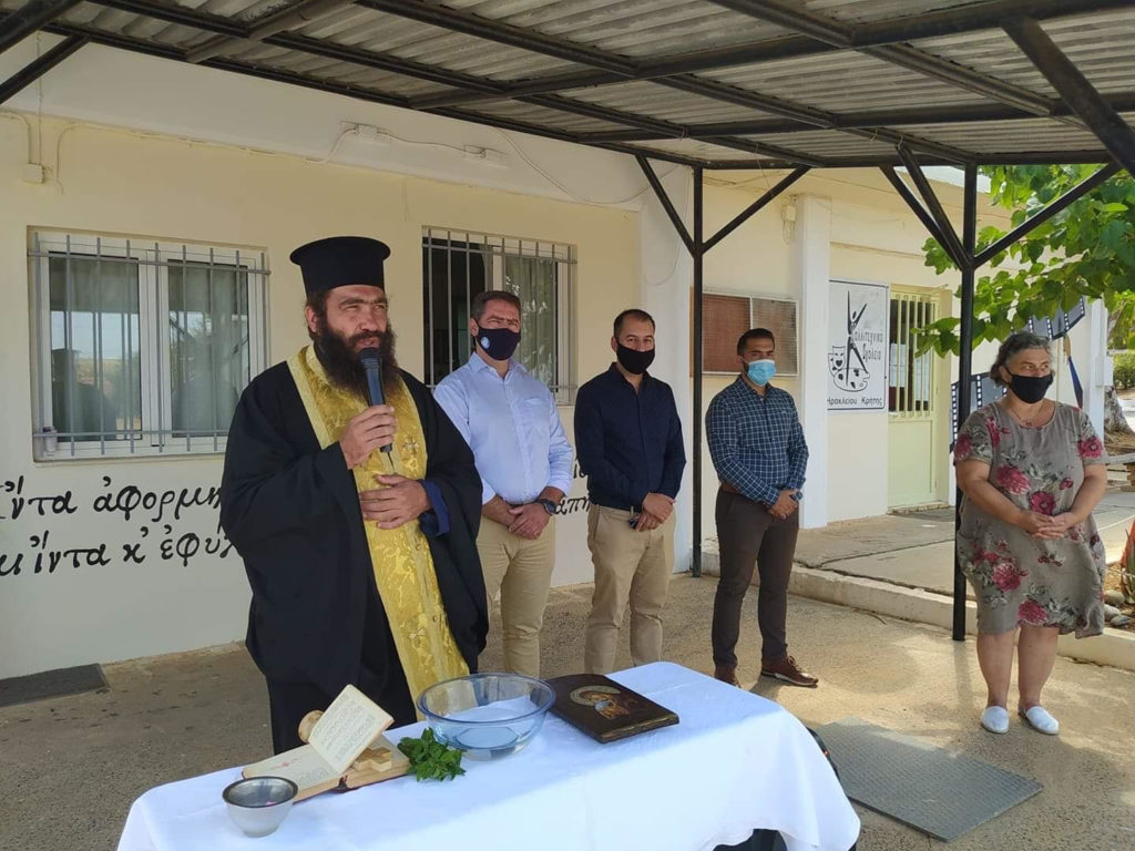 καλή-σχολική-χρονιά-ευχήθηκαν-στους-μ-1105468