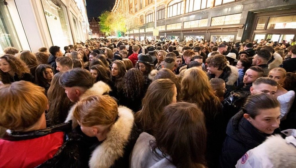 βρετανία-nέες-σκηνές-χάους-με-συνωστισ-1145632