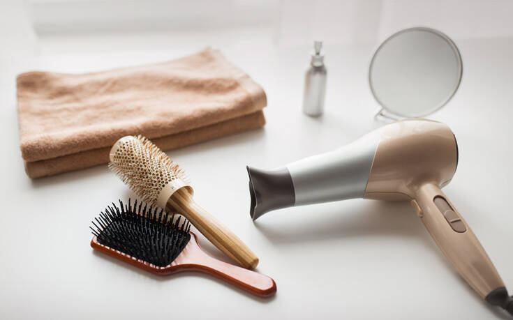 έτσι-θα-καθαρίσετε-σωστά-τη-βούρτσα-τω-1145799