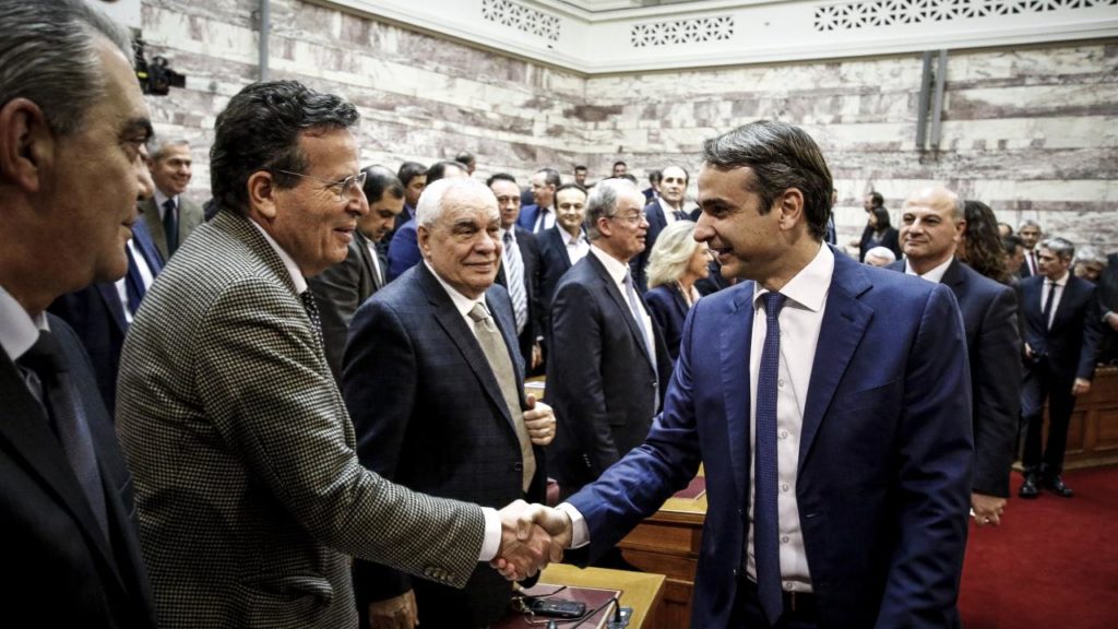 νέα-αιχμηρή-ανάρτηση-κύρτσου-ο-κόσμο-1164161