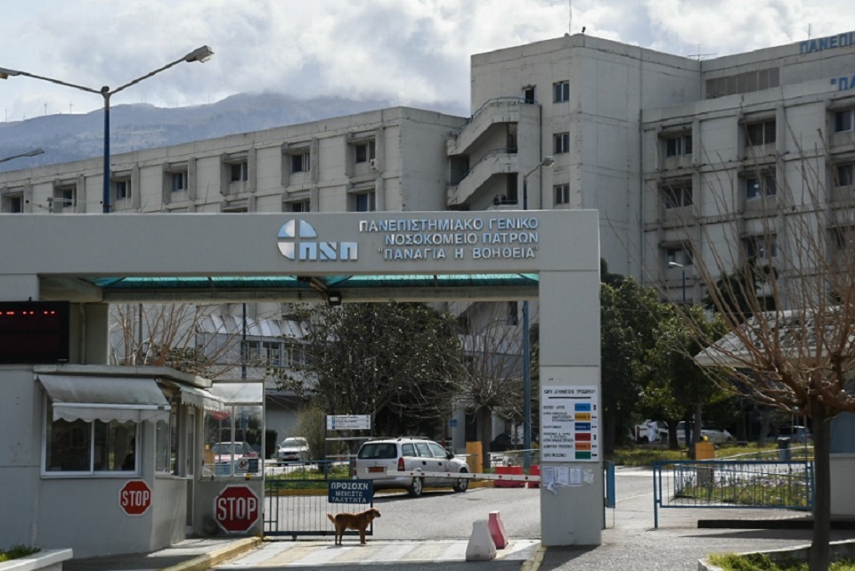 τα-έχασε-και-ξεκίνησε-να-χτυπάει-όποι-1226151