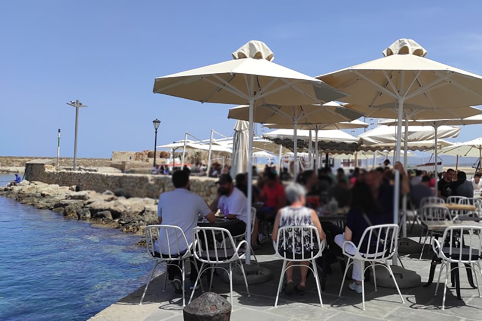 πρωινός-καφές-μετά-από-καιρό-στις-καφε-1216093