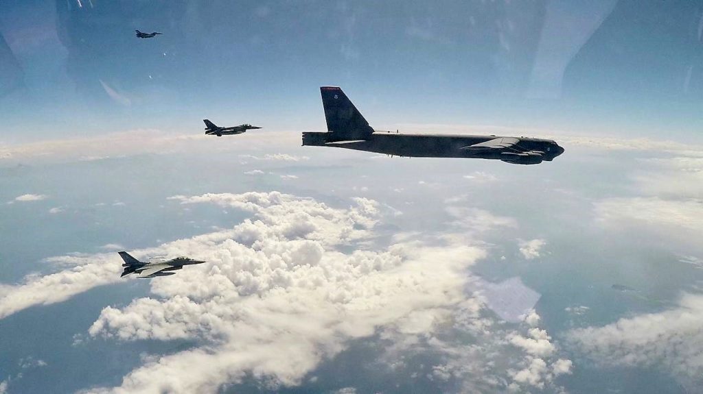 b-52-το-στρατηγικό-βομβαρδιστικό-των-ηπα-1237874