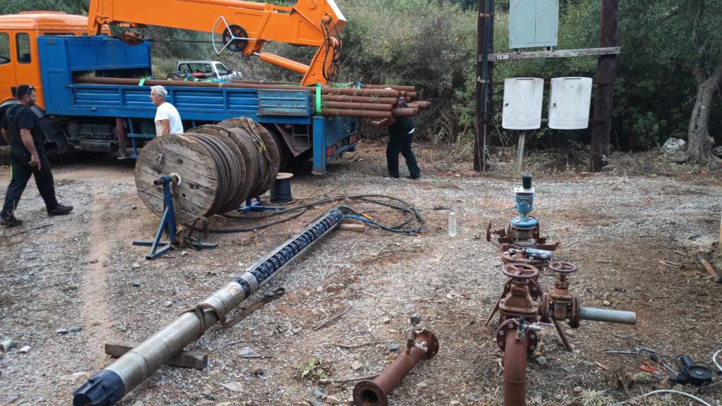 χανιά-έβαλαν-αντλία-νερού-στον-εμπρόσ-1281972