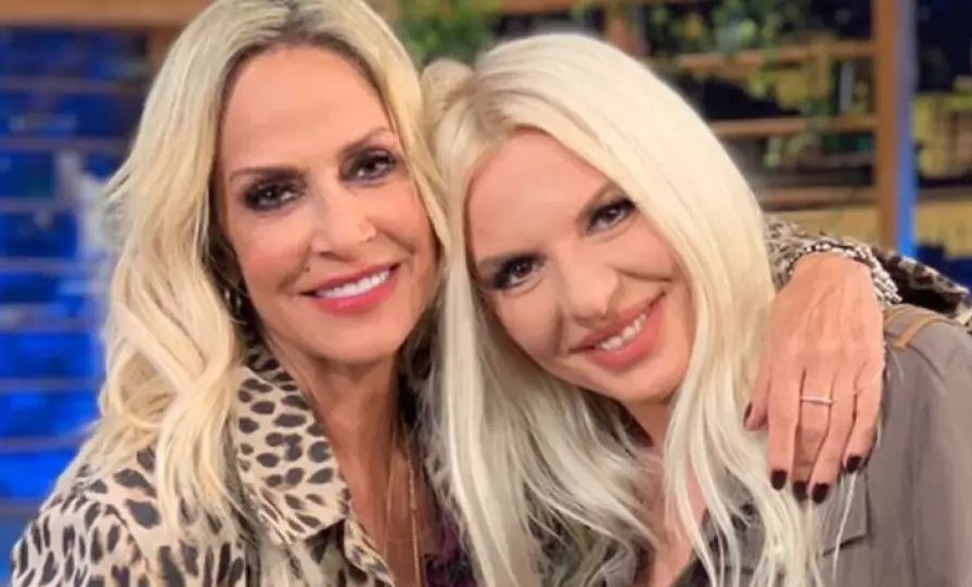 αννίτα-πάνια-εγώ-παντρεύτηκα-τον-καρ-1302963