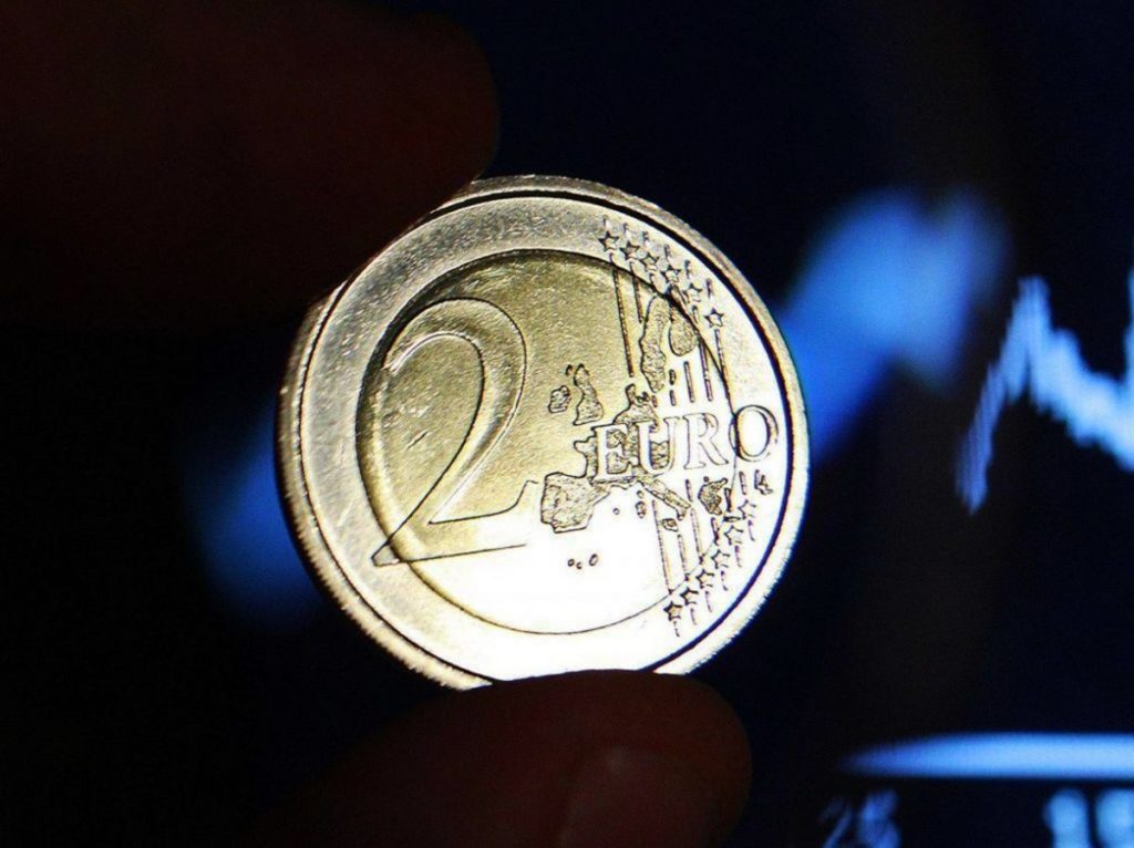 πλαστά-κέρματα-των-2-ευρώ-κατέκλυσαν-τη-1293747