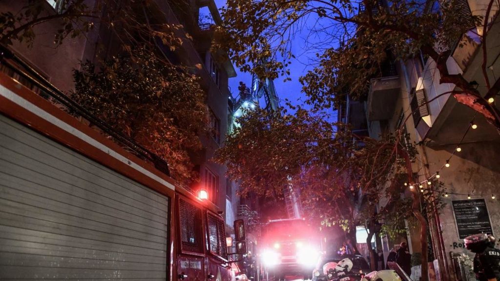 καίω-χαρτιά-για-να-ζεσταθώ-συγκλον-1367723