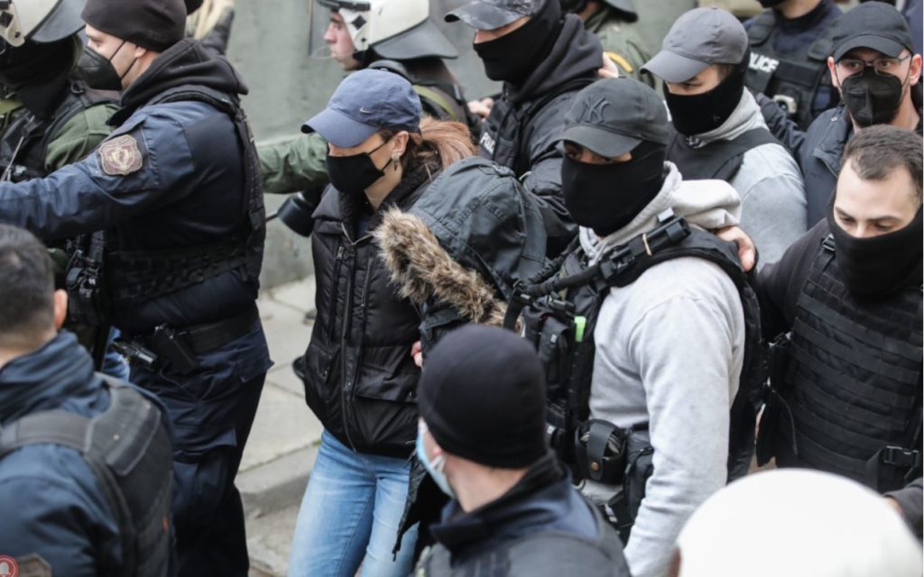 διέψευσε-τις-καταγγελίες-της-αδερφής-1411875