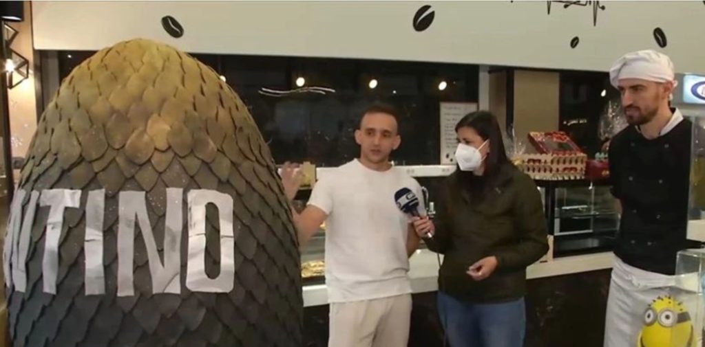 ζαχαροπλαστείο-έφτιαξε-ένα-γιγαντια-1428057