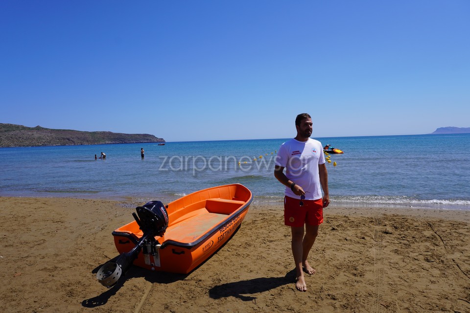 καίνε-τον-δήμο-χανίων-οι-ναυαγοσώστ-1447751