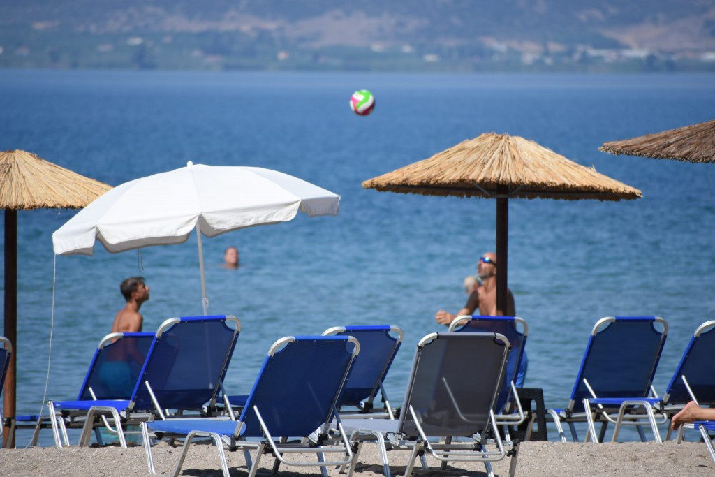 εξαιρετικά-τα-νερά-στις-παραλίες-των-χ-1455506