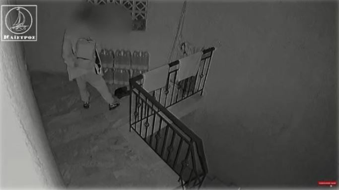 γυναίκα-φαντομάς-ξαφρίζει-απλώστ-1463469