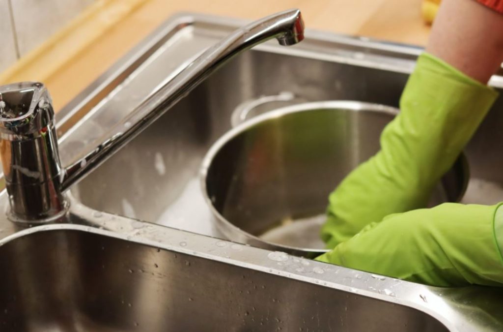 και-όμως-δεν-πρέπει-να-πλένουμε-τα-πιάτ-1462120