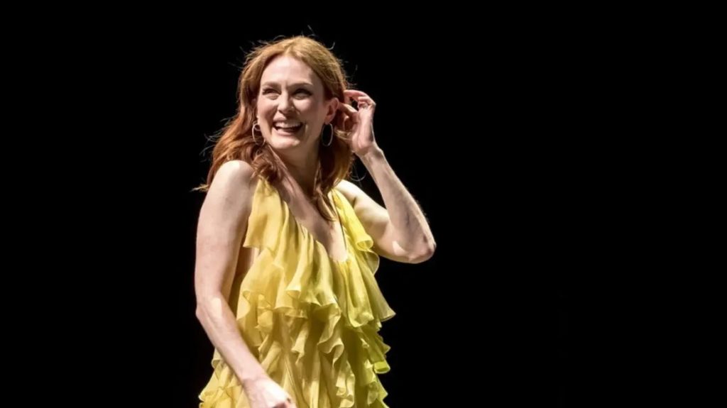 η-τζούλιαν-μουρ-θα-είναι-πρόεδρος-της-ε-1502697