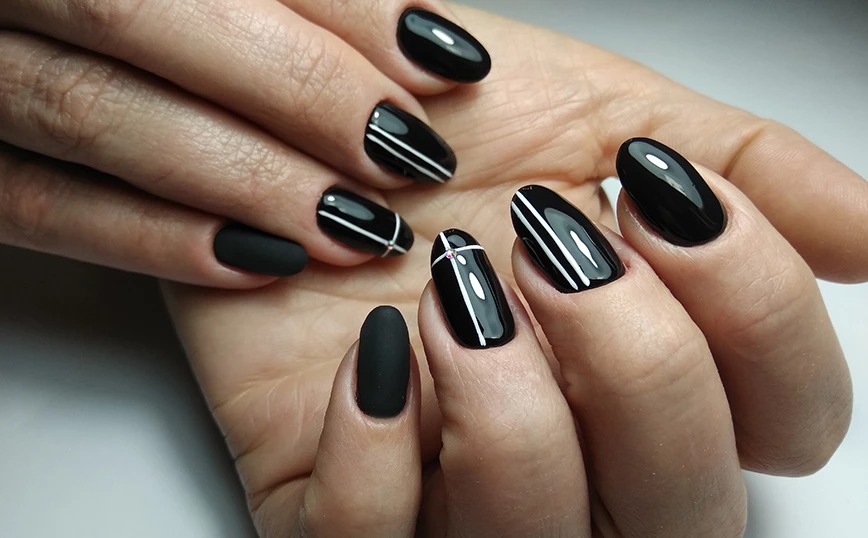 ιδέες-για-μαύρα-νύχια-που-μπορείτε-να-υ-1608029