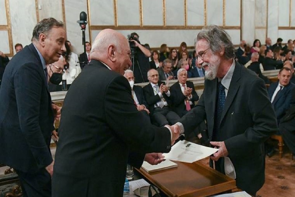 βραβεύτηκε-από-την-ακαδημία-αθηνών-ο-κ-1601848