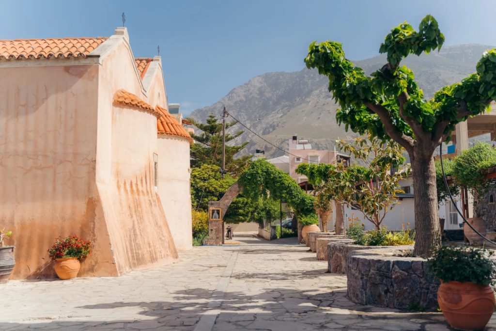 από-τα-χανιά-ως-το-λασίθι-τα-γραφικά-χω-1613045